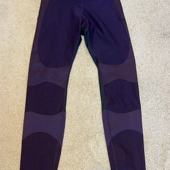 Nike plum colored dri fit leggings - Picture 3 of 3